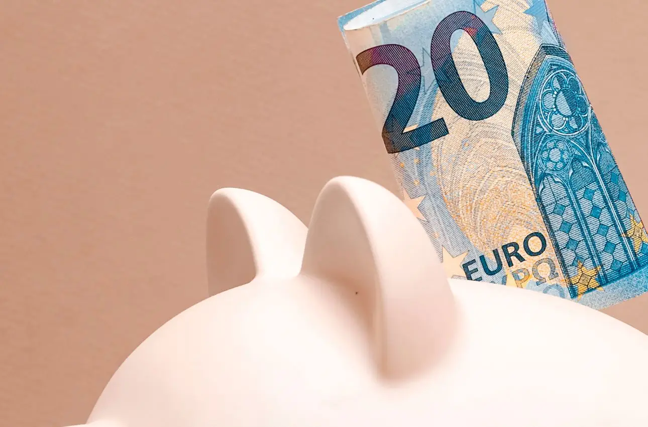 I tuoi risparmi stanno perdendo valore: ecco come calcolare esattamente quanto vali davvero