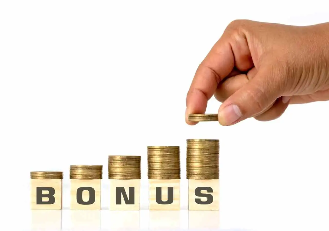 Bonus 200 euro per over 65: ecco i requisiti esatti per averlo e come richiederlo subito