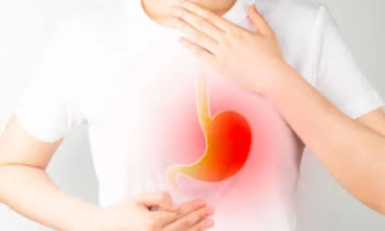 Reflusso e stitichezza insieme? Ecco cosa succede davvero al tuo intestino e al tuo stomaco